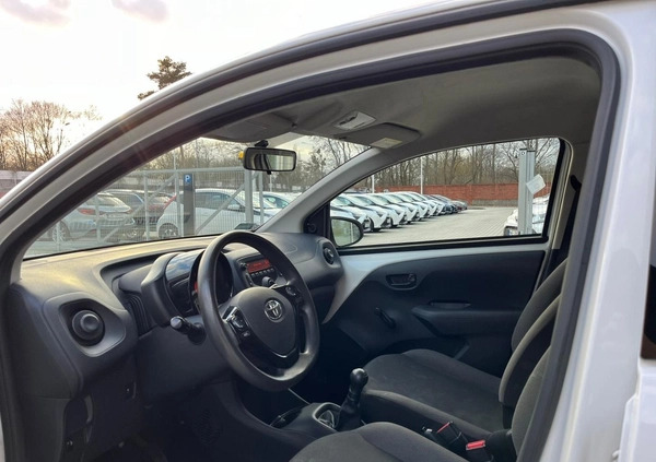 Toyota Aygo cena 36900 przebieg: 95300, rok produkcji 2020 z Nowy Staw małe 254